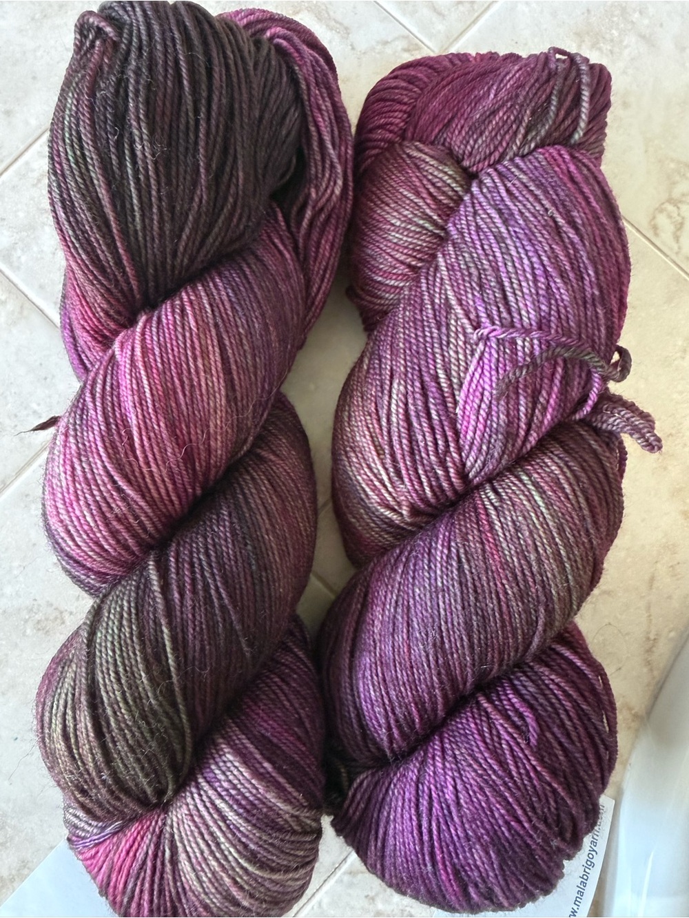 Malabrigo Sock Yarn in Plum/Raspberry 854 Rayon Vert - Picture 5 of 5
